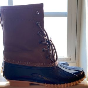 Duck boots